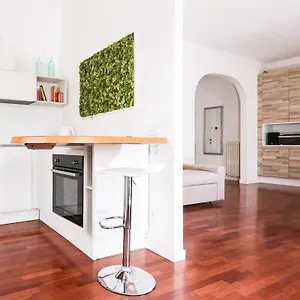 Apartment Visit, Modena